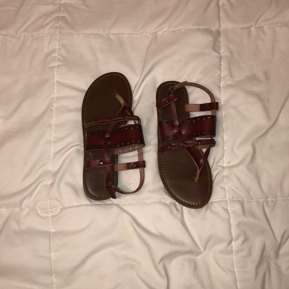thong sandals!!